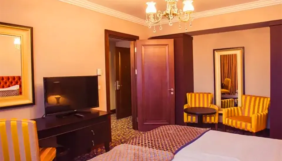 هتل اینتوریست پالاس باتومی